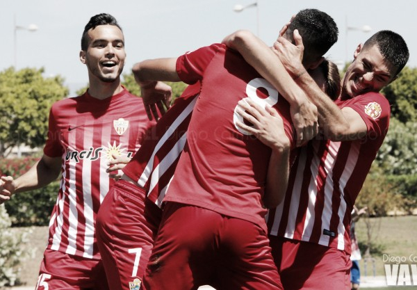 Fotos e imágenes del Almería B 3-0 Loja, jornada 37 del Grupo IX de Tercera División
