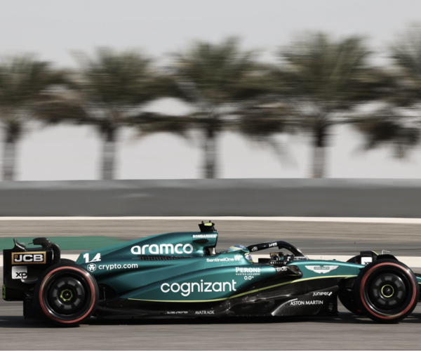 Fernando Alonso lidera los FP3 en Baréin