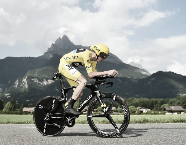 Tour de France, Froome vince la cronoscalata di Mègeve. Bene Aru e Porte