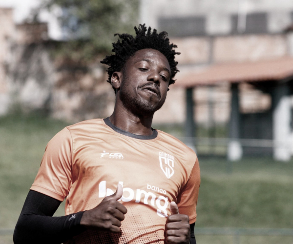 Francis mira recuperação do Coimbra no Campeonato Mineiro