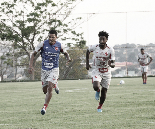 Francis destaca trabalhos intensos no Vila Nova para equipe retornar à Série B