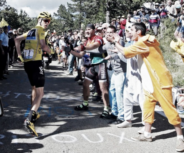 Clamoroso al Tour de France: sul Ventoux Froome rimane a piedi a causa di moto e tifosi