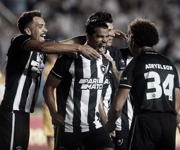 Em jogo de oito gols, Botafogo goleia Brasiliense e avança para terceira fase da Copa do Brasil