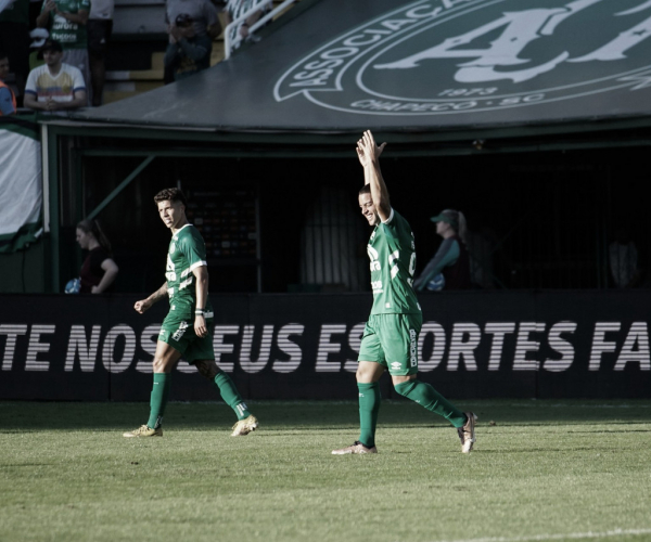 Chapecoense se recupera da derrota na estreia e derrota Londrina pela Série B