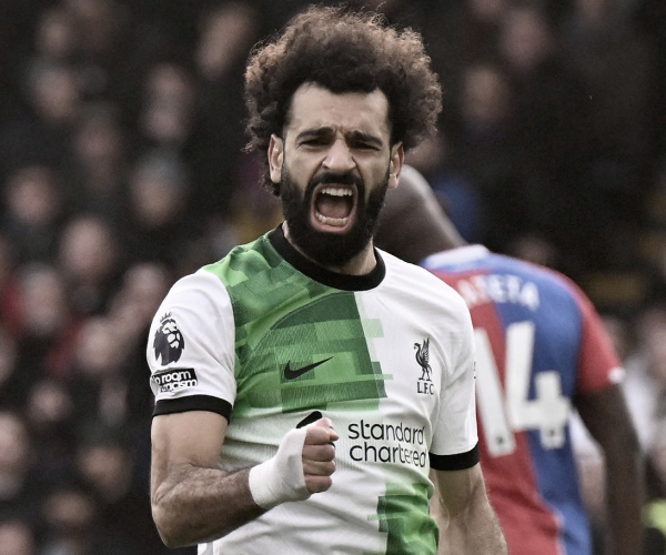 Liverpool vence o Crystal Palace de virada em dia histórico para Salah