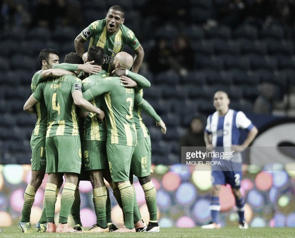 FC Porto 0-1 Tondela: Golaço de Luis Alberto 'arruma' FC Porto do título