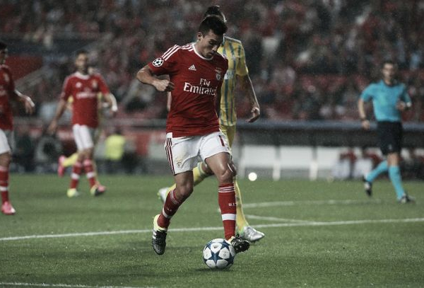 Com golos de Gaitán e Mitroglou, Benfica cumpre obrigação e bate Astana