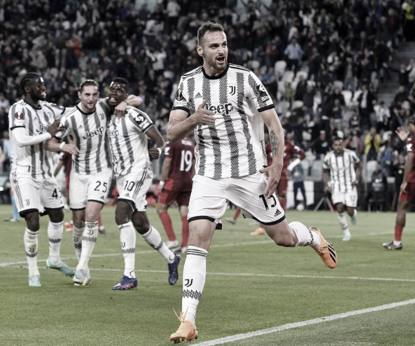 Juventus marca no último minuto e arranca empate com Sevilla pela UEL