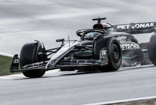 Mercedes defiende sus mejoras en el W14 pese a reconocer
centrarse en 2024