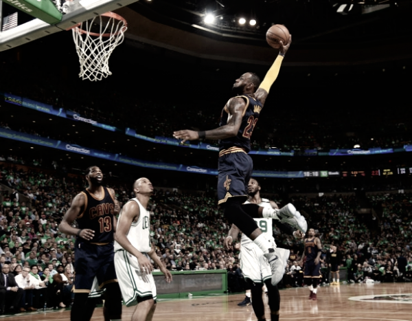 LeBron James bate recorde de Jordan, Cavaliers vencem Celtics e garantem vaga nas finais da NBA