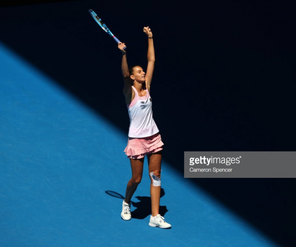 Australian Open: Karolina Pliskova overcomes late deficit to take out Serena Williams