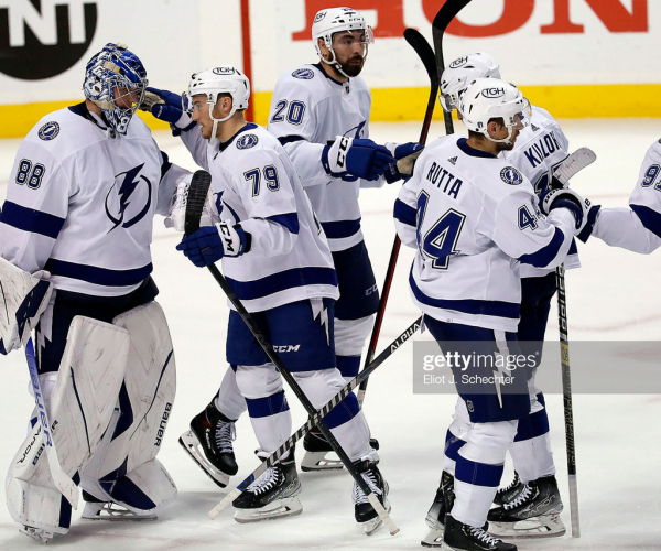 2022 Stanley Cup playoffs: Late surge lifts Lightning past Panthers in Game 1