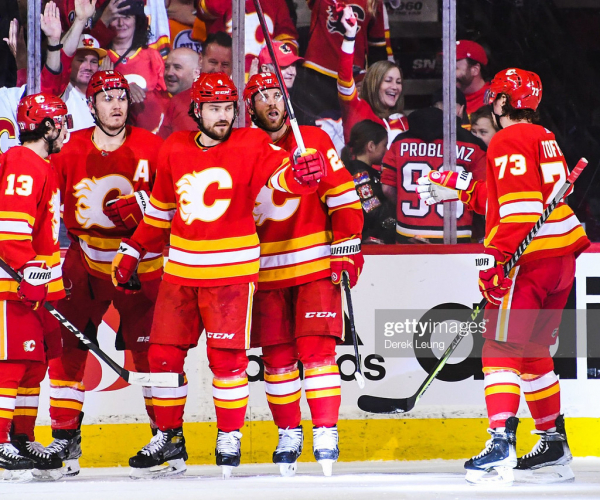 2022 Stanley Cup playoffs: Flames recover late to defeat Oilers in wild Game 1 