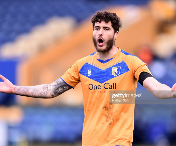 Mansfield Town 1-1 Newport County: Super Sinclair sails for Stags