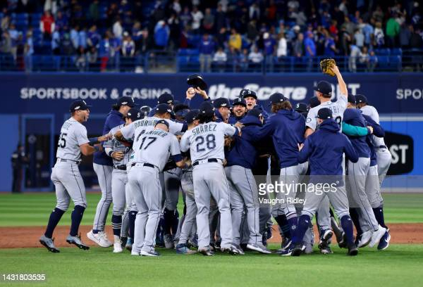2022 American League Wild Card Series: Mariners stun Blue Jays with huge comeback in Game 2