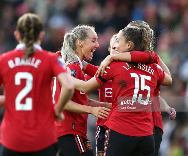WSL Round-Up: Red Devils ramp up the heat, Beth England scores on debut and Arsenal takes a hit in the  title race