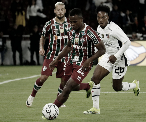 LDU vence Fluminense com gol nos acréscimos e leva vantagem na decisão da Recopa