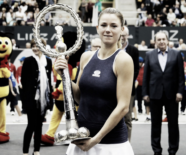 WTA Linz: Camila Giorgi rolls past Ekaterina Alexandrova for second career title