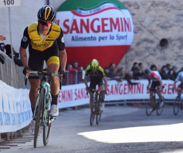 Tirreno-Adriatico, Roglic vince sullo strappo di Trevi. Thomas maglia azzurra