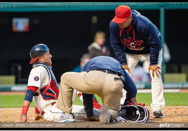 Cleveland Indians' Yan Gomes Will Miss 6-8 Weeks With Knee Sprain