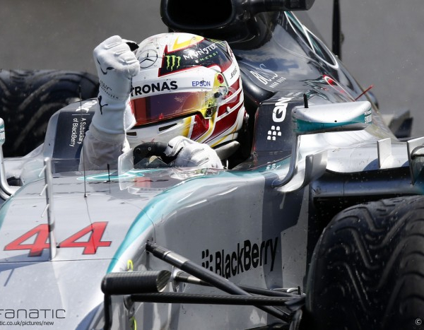 Formula 1 - Super pole Hamilton a Monza, acqua nei circuiti Ferrari: Vettel-Raikkonen in terza fila