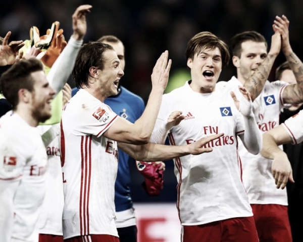 Hamburgo logra tres puntos vitales para mantener la categoría
