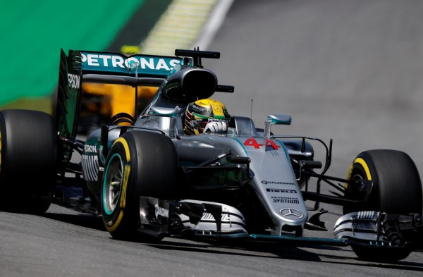 F1 - Hamilton si impone su Rosberg, pole a Interlagos!