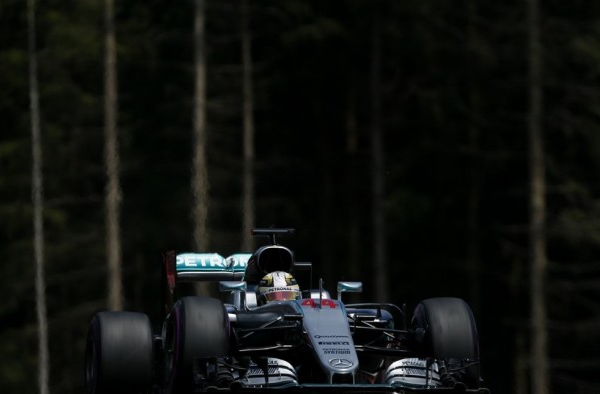 Austria, Hamilton pole davanti a Hulkenberg