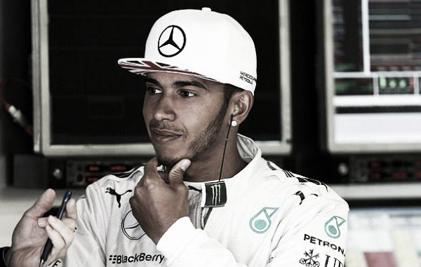 Hamilton, rinnovo milionario con la Mercedes fino al 2018: "Questa è casa mia"