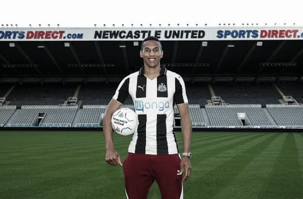 Newcastle United confirm Isaac Hayden signing