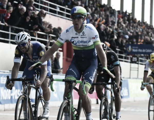 Parigi-Roubaix, Hayman trionfa a sorpresa davanti a un infinito Boonen