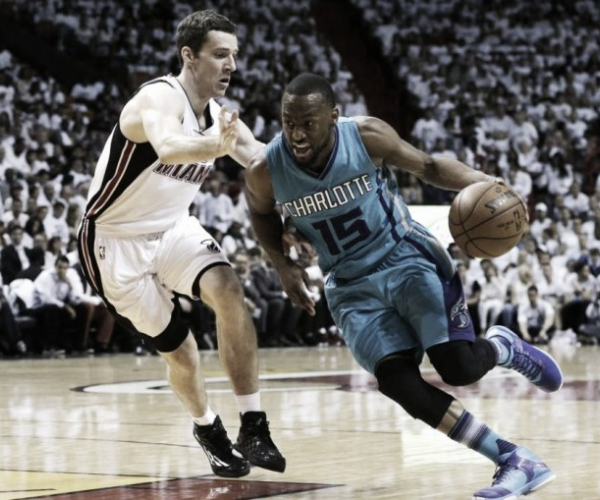 Miami Heat pound Charlotte Hornets 123-91 behind 31 points from Luol Deng