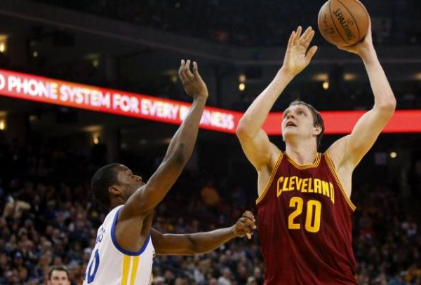 Cavaliers Pick Up Mozgov's Option for 2015-'16