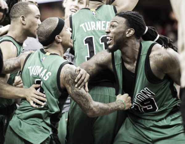 Los Celtics arrasan, los Hornets decepcionan