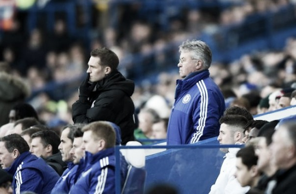Hiddink enaltece "ambição e atitude" do Chelsea contra Everton, mas admite luta contra degola
