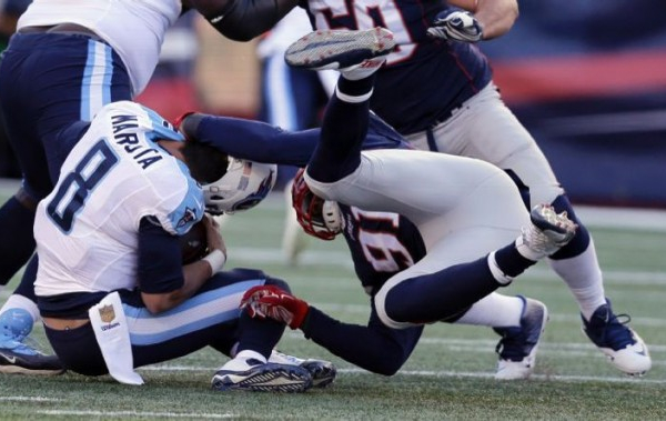 Tennessee Titans Lose QB Marcus Mariota In 33-16 Loss To New England Patriots