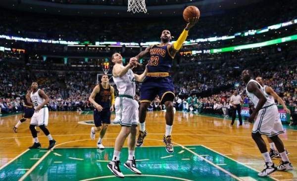 Score Cleveland Cavaliers - Boston Celtics in 2015 NBA Playoffs Game 4 (101-93)