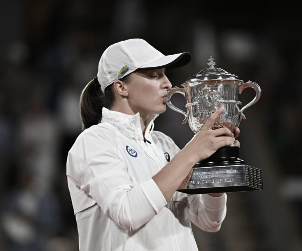 Após segundo título de Roland Garros, Swiatek reflete sobre mudanças desde primeira conquista 