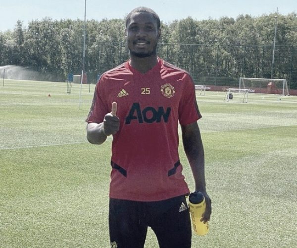 Odion Ighalo renueva con el Manchester United