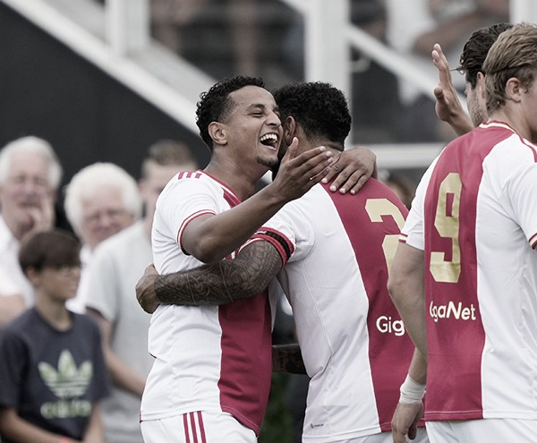 Ajax x Eintracht Frankfurt por amistoso internacional