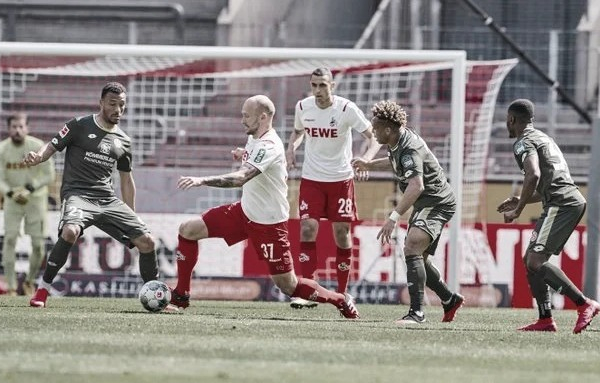 Colônia abre boa vantagem, mas permite reação e empate do Mainz 05