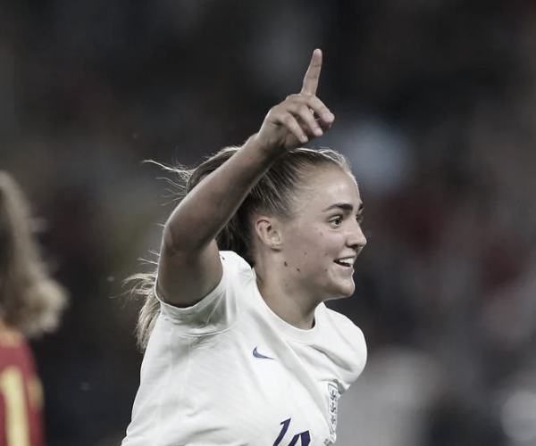 Inglaterra garante classificação na prorrogação diante da Espanha e está nas semifinais da Eurocopa Feminina 