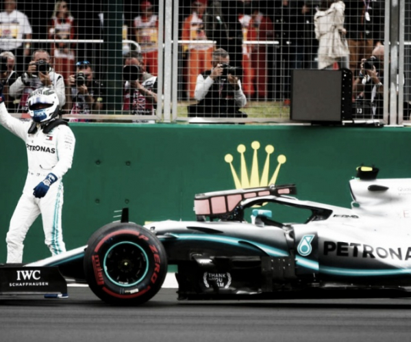 Com menor diferença da década, Bottas supera Hamilton e larga na pole do GP da Inglaterra