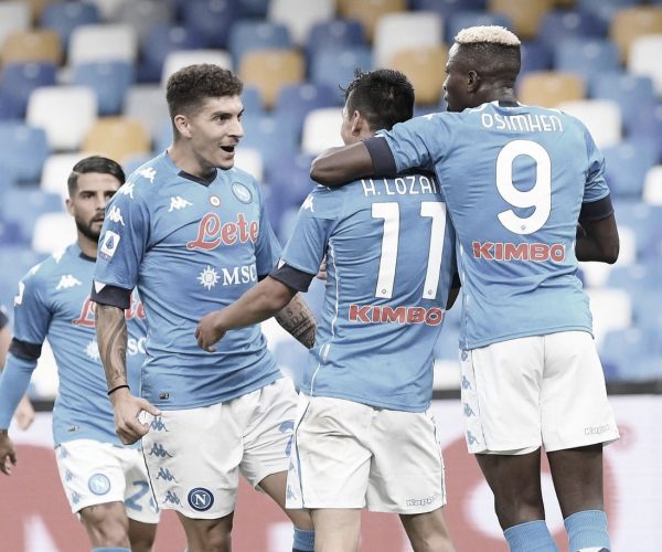Napoli marca cinco vezes no segundo tempo, goleia Genoa e assume liderança da Serie A