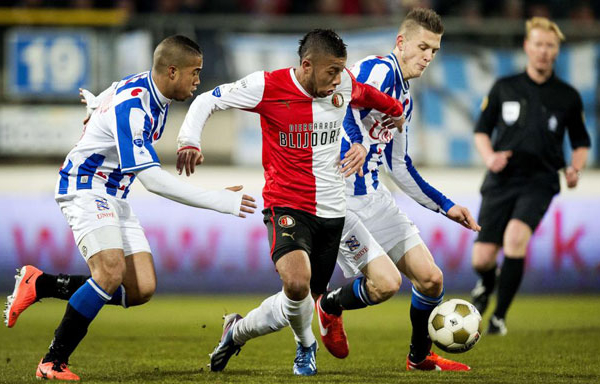 El Feyenoord deja escapar al líder tras caer ante el Heerenveen