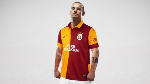 Wesley Sneijder s'engage officiellement avec Galatasaray