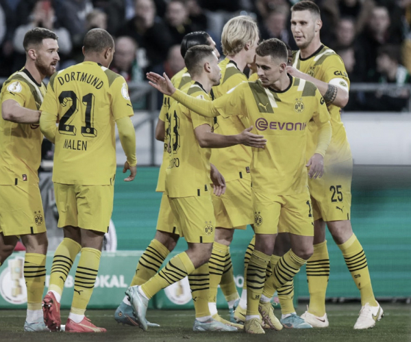 Kobel brilha, Borussia Dortmund vence Hannover e avança na DFB Pokal