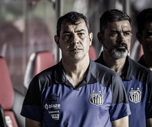 Fábio Carille elogia elenco na vitória santista diante do São Paulo: “Não imaginava ter 19 de 24”