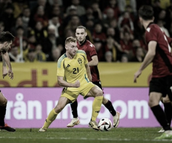 Suécia vence a Albânia, comandada por Sylvinho, em amistoso da Data FIFA