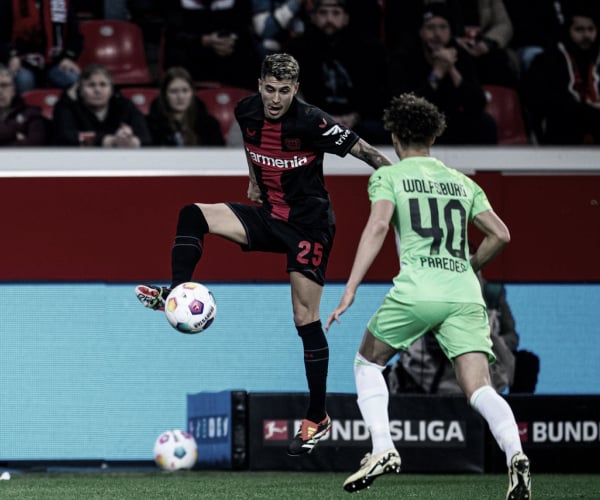 Wirtz brilha, Leverkusen vence Wolfsburg e abre vantagem na liderança da Bundesliga